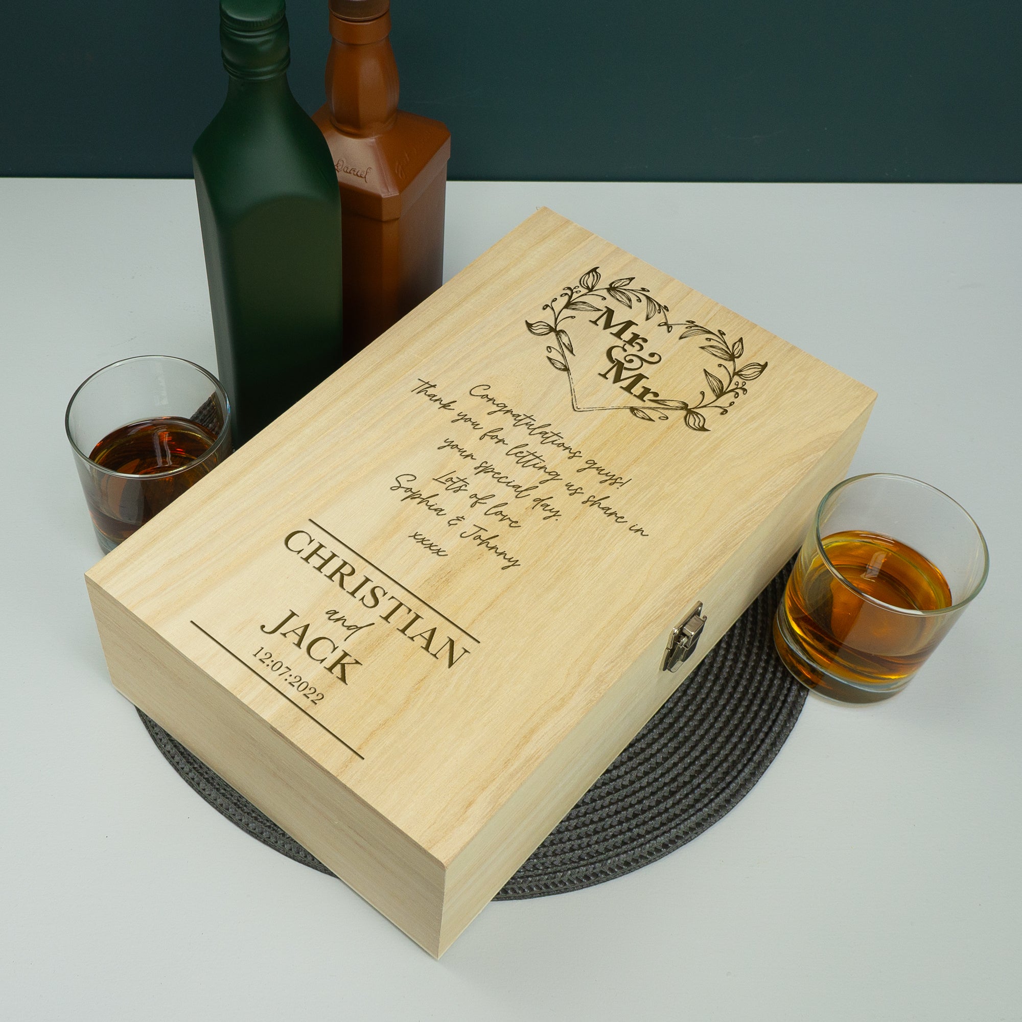 Custom floral wreath Mr & Mr gay wedding double wine bottle gifting box