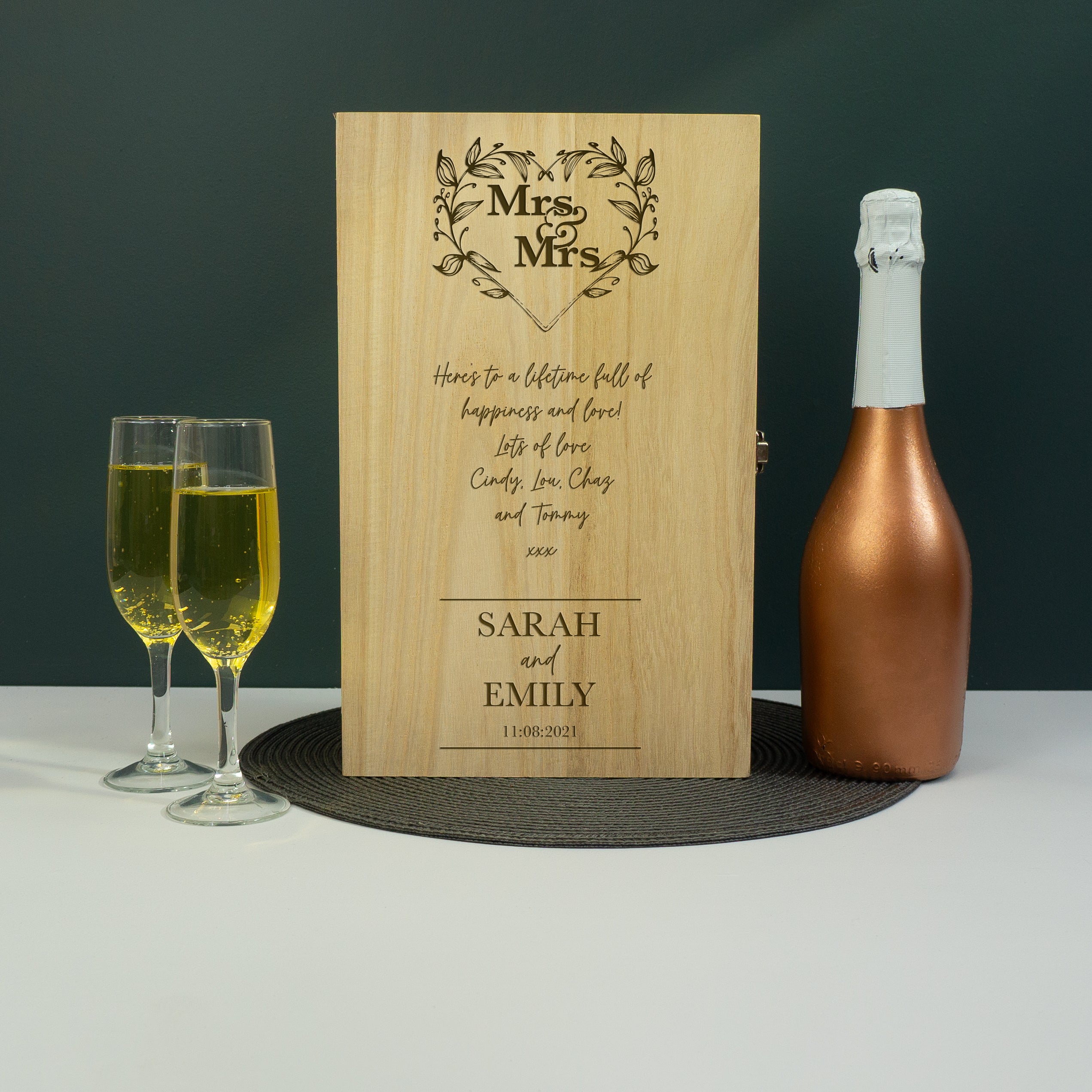 Custom floral wreath Mrs & Mrs lesbian wedding double wine bottle gifting box