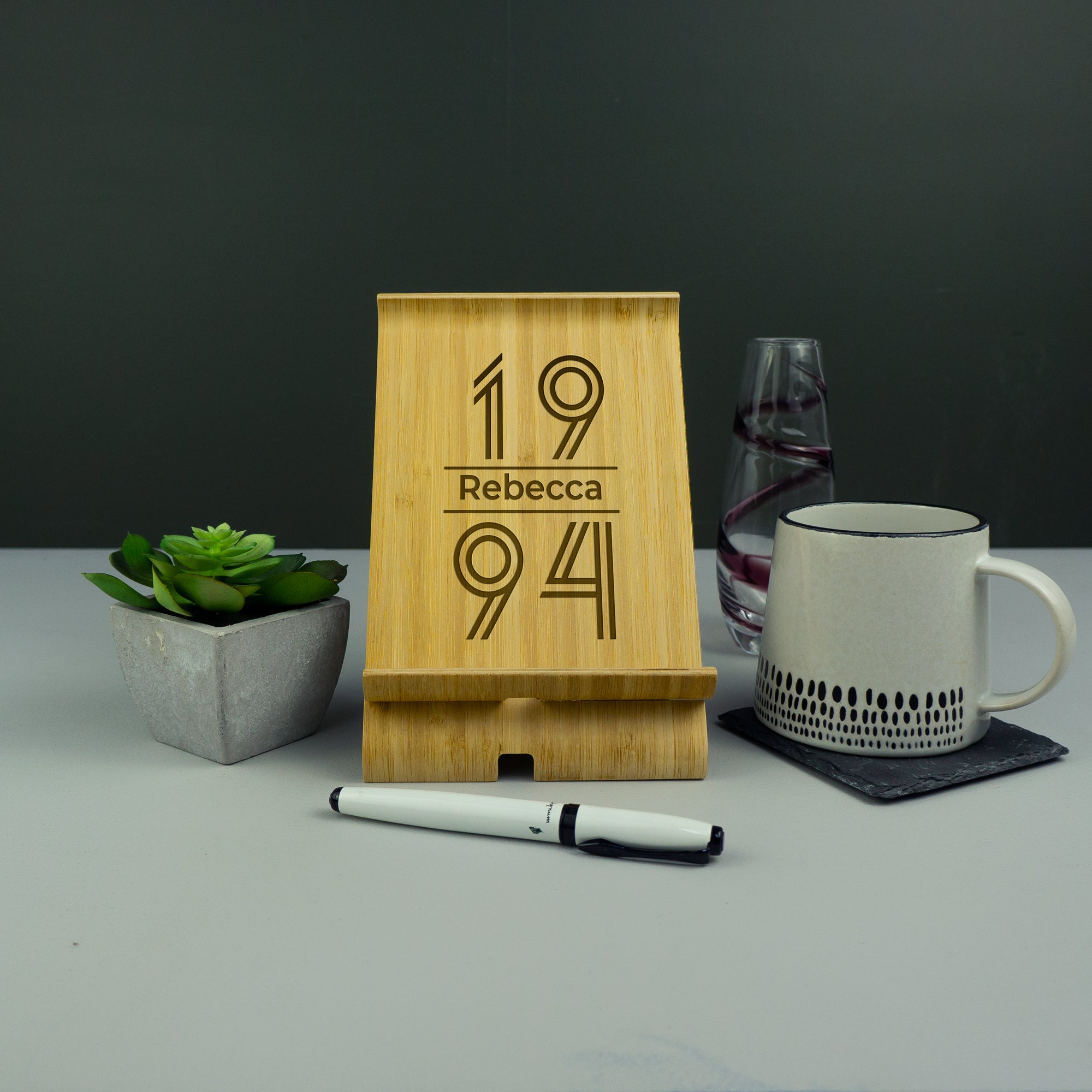 Personalised 30th birthday mobile phone stand 1994 birth year